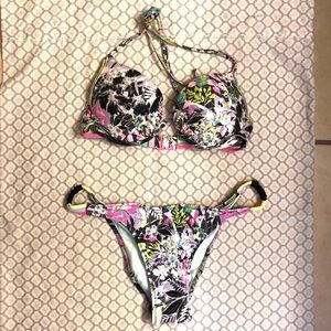 Victoriaโs Secret bikini 32C top Medium bottoms